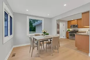 1055 N Bluebonnet Ln, Hoffman Estates, IL 60169 - Photo 6