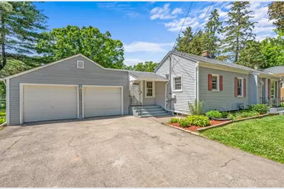 511 S Prairie Street, Batavia, IL 60510 - Photo 2