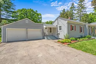 511 S Prairie St, Batavia, IL 60510 - Photo 2