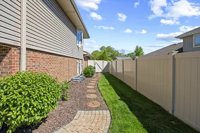 8607 Bethany Lane, Tinley Park, IL 60487 - Photo 32
