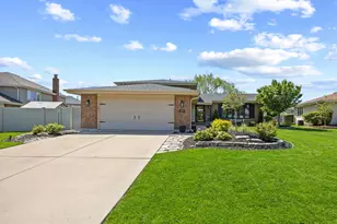 8607 Bethany Ln, Tinley Park, IL 60487 - Photo 2