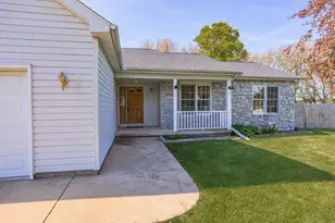 507 Lloyd Dr, Dwight, IL 60420 - Photo 4