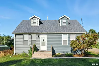 300 S 14th Street, Leclaire, IA 52753 - Photo 1