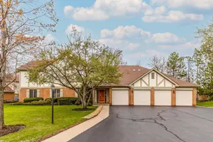 930 Ivy Ln, Deerfield, IL 60015 - Photo 1