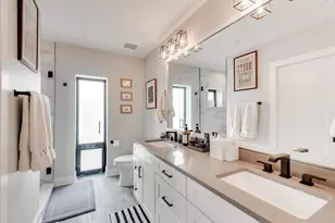 2247 N Rockwell St, Chicago, IL 60647 - Photo 22