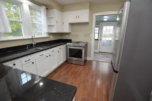 3916 E Lake Shore Dr, Wonder Lake, IL 60097 - Photo 4