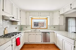 117 E 55th St, Westmont, IL 60559 - Photo 12