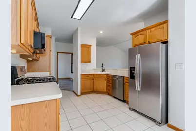 521 Ridgewood Drive, Antioch, IL 60002 - Photo 8
