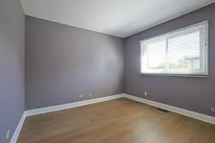 1299 W New Britton Dr, Hoffman Estates, IL 60192 - Photo 20