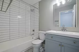 1299 W New Britton Dr, Hoffman Estates, IL 60192 - Photo 18