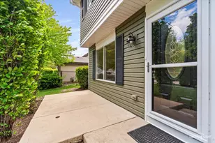 1423 Bangor Ln, Aurora, IL 60504 - Photo 2