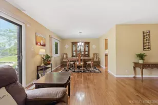 1720 Trent Ct, Wheaton, IL 60189 - Photo 10