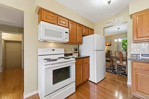 1720 Trent Ct, Wheaton, IL 60189 - Photo 8