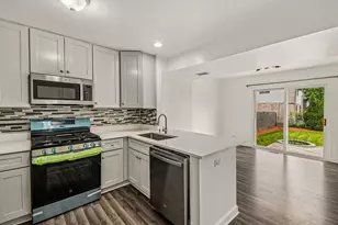 183 W Algonquin Rd, Des Plaines, IL 60016 - Photo 8