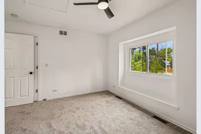 183 W Algonquin Road, Des Plaines, IL 60016 - Photo 16