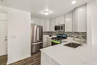 183 W Algonquin Road, Des Plaines, IL 60016 - Photo 10
