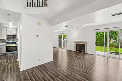 183 W Algonquin Road, Des Plaines, IL 60016 - Photo 2
