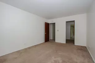 834 E Old Willow Rd, Prospect Heights, IL 60070 - Photo 8