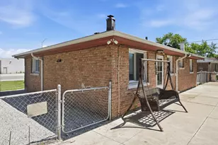17044 Burnham Ave, Lansing, IL 60438 - Photo 14