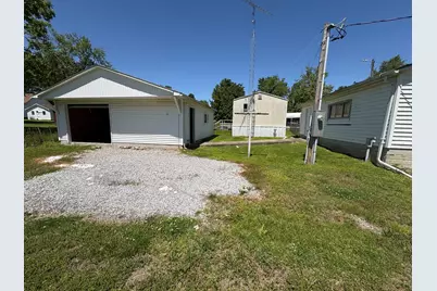 21654 Benton Street, Thompsonville, IL 62890 - Photo 6