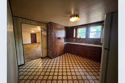 913 S 15th Avenue, Freeport, IL 61032 - Photo 4