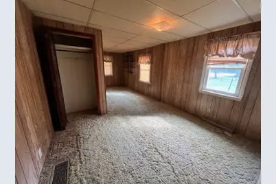 913 S 15th Avenue, Freeport, IL 61032 - Photo 6