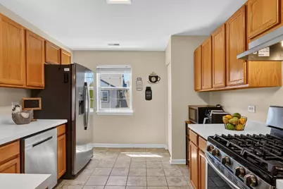 563 Willow Way #563, Lindenhurst, IL 60046 - Photo 12