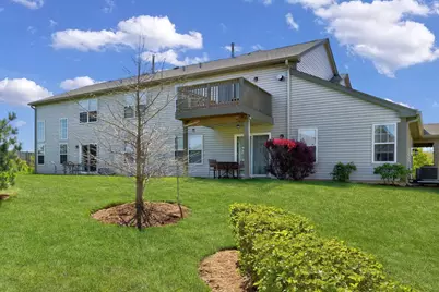 563 Willow Way #563, Lindenhurst, IL 60046 - Photo 2
