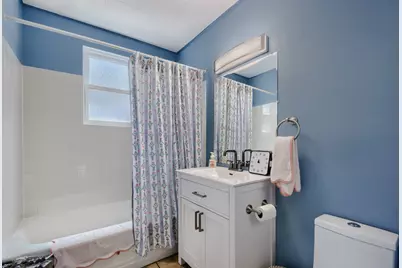 4217 N Lawndale Avenue, Chicago, IL 60618 - Photo 14