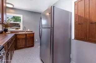 425 Douglas St, Oswego, IL 60543 - Photo 12