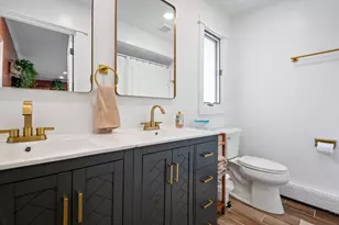 17W214 W Hillside Ln, Willowbrook, IL 60527 - Photo 14