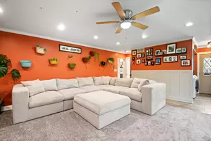 17W214 W Hillside Ln, Willowbrook, IL 60527 - Photo 12
