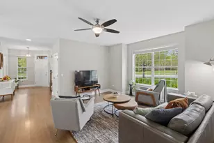 664 Country Club Rd, Crystal Lake, IL 60014 - Photo 6