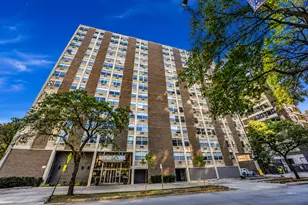 3033 N Sheridan Rd, Chicago, IL 60657 - Photo 1