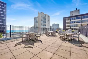 3033 N Sheridan Rd, Chicago, IL 60657 - Photo 14