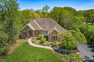8N419 Sunny Hill Cir, Elgin, IL 60124 - Photo 4