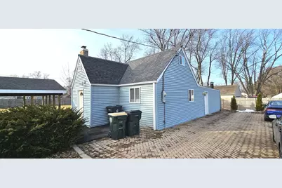 36107 N Green Bay Road, Waukegan, IL 60087 - Photo 2