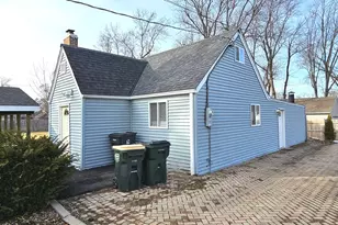 36107 N Green Bay Rd, Waukegan, IL 60087 - Photo 2