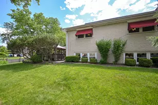 7100 Terrace Dr, Downers Grove, IL 60516 - Photo 32