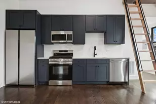 1114 W Grand Ave, Chicago, IL 60642 - Photo 4