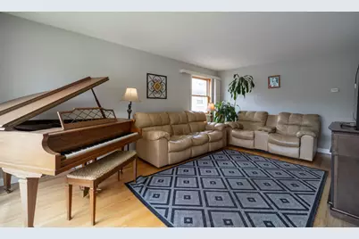 6500 W Raven Street, Chicago, IL 60631 - Photo 2