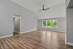 566 Yellowstone Ln, Yorkville, IL 60560 - Photo 4