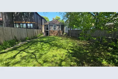 2539 W Winnemac Avenue, Chicago, IL 60625 - Photo 2