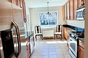 1053 Scanlon Dr, Wheeling, IL 60090 - Photo 6