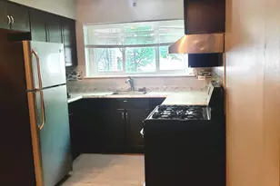 609 Oakton St, Evanston, IL 60202 - Photo 2