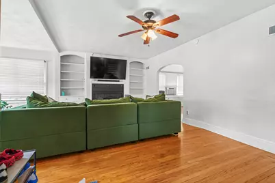 416 Hull Court, Waukegan, IL 60085 - Photo 8