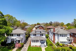 416 Hull Ct, Waukegan, IL 60085 - Photo 1
