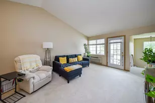 128 Bertram Dr, Yorkville, IL 60560 - Photo 2