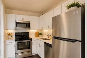 1700 E 56th St, Chicago, IL 60637 - Photo 8