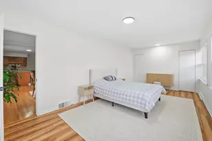 2401 Rohlwing Rd, Rolling Meadows, IL 60008 - Photo 18